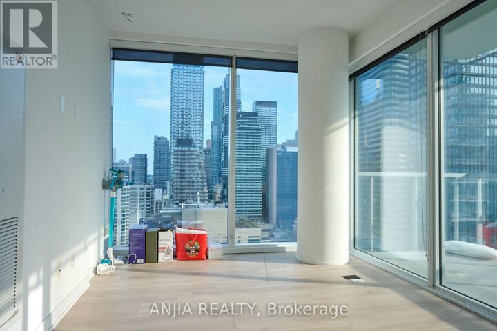 Property Photo:  3 Gloucester Street 1909  ON M4Y 0C6 