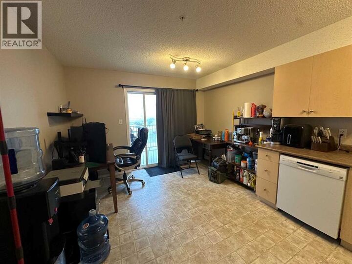 Property Photo:  204 17 Street East  AB T1R 1R1 