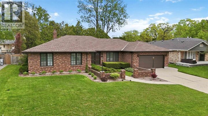 Property Photo: 632 Esser Crescent ON N7S 5J2