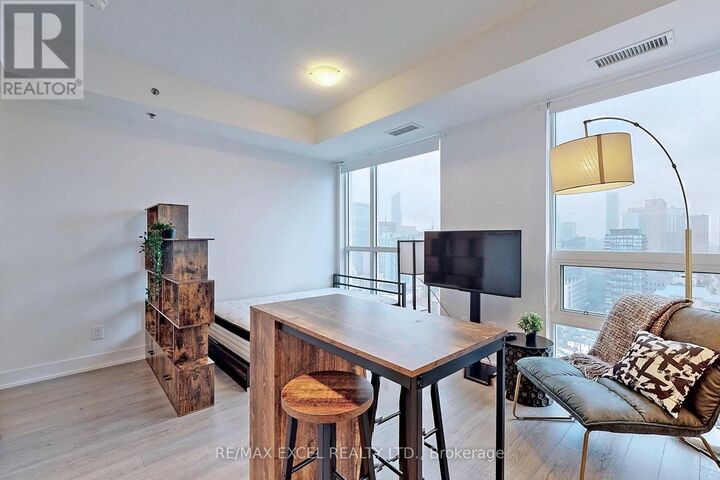 Property Photo: 318 Richmond Street West 2505 ON M5V 1X2