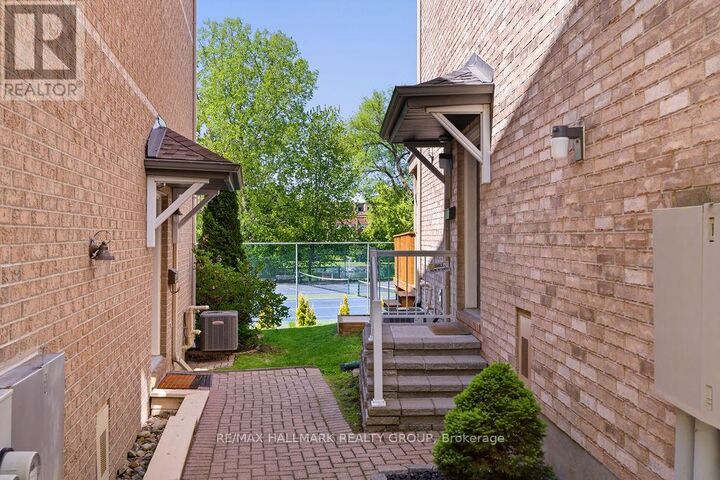 Property Photo:  8 Pondside Private  ON K1K 4X3 