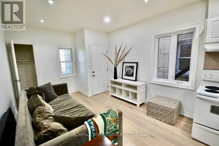 Property Photo:  312 Rustic Road B  ON M6L 1W5 