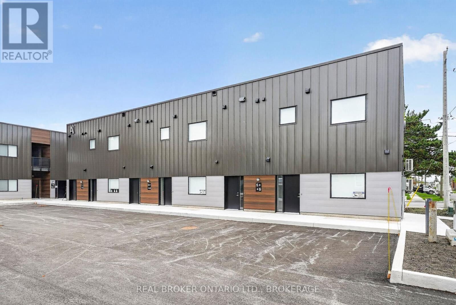 Property Photo:  600 Second Street East Unit #3A  ON K6H 4H3 