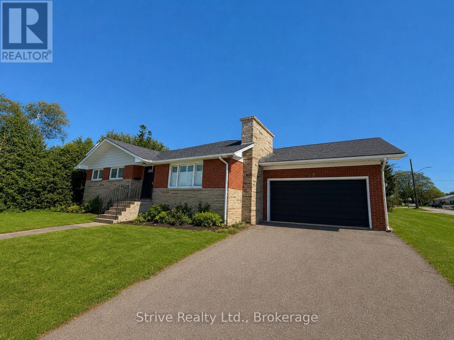Property Photo:  417 Henry Street Lower  ON L1N 5C8 