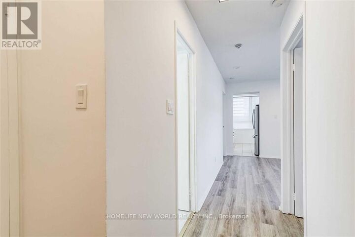 Property Photo: 633 Bay Street 2523 ON M5G 2G4
