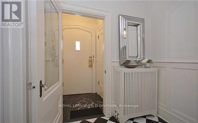 Property Photo:  311 Chaplin Crescent  ON M5P 1B1 