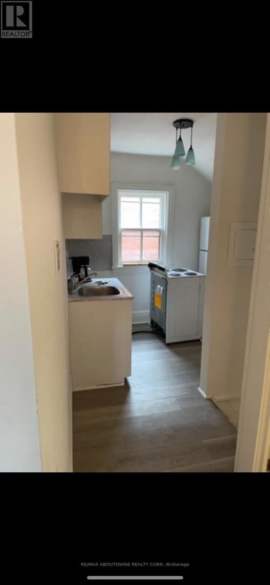 Property Photo:  70 Wellington Street South  ON L8N 2R1 