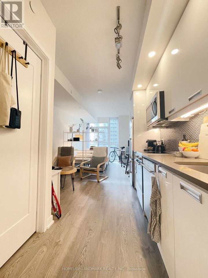 Property Photo:  99 John Street 1606  ON M5V 0S6 