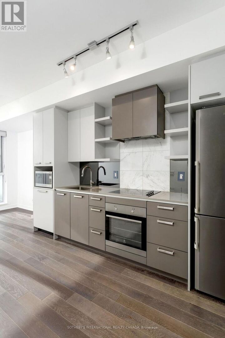 Property Photo: 1830 Bloor Street West 716 ON M6P 0A2