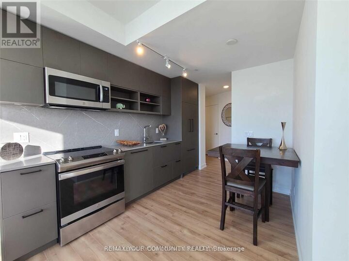 Property Photo:  135 East Liberty Street 1503  ON M6K 0G7 