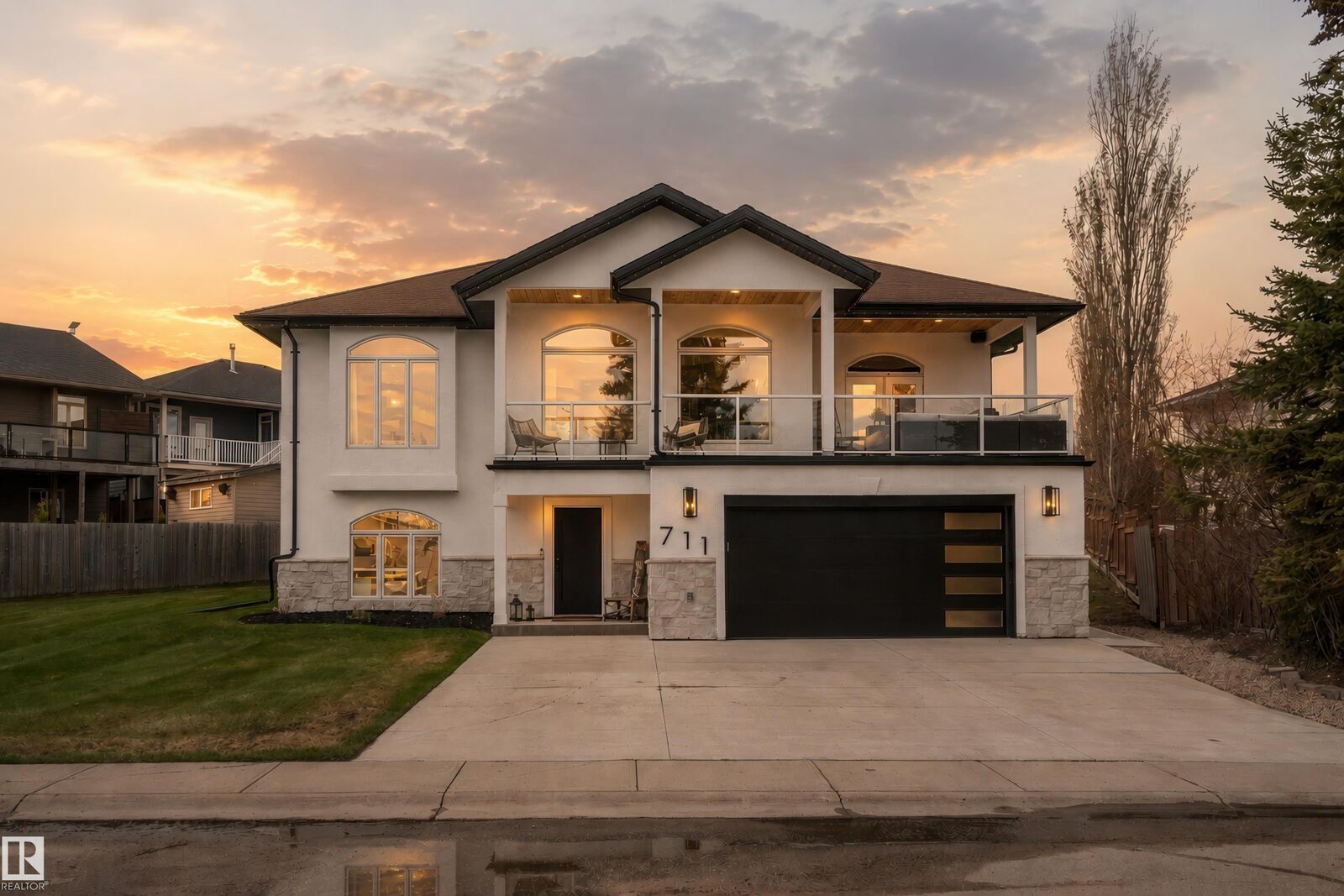 Property Photo: 711 Beach Avenue AB T9M 1K7