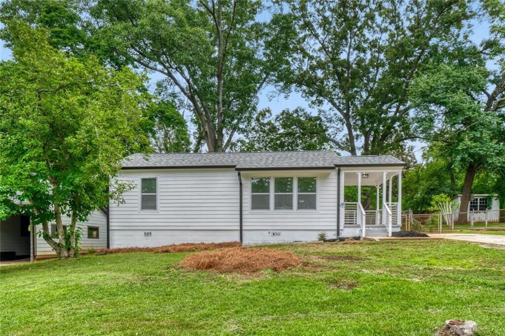 Property Photo: 1816 Lee Street GA 30035