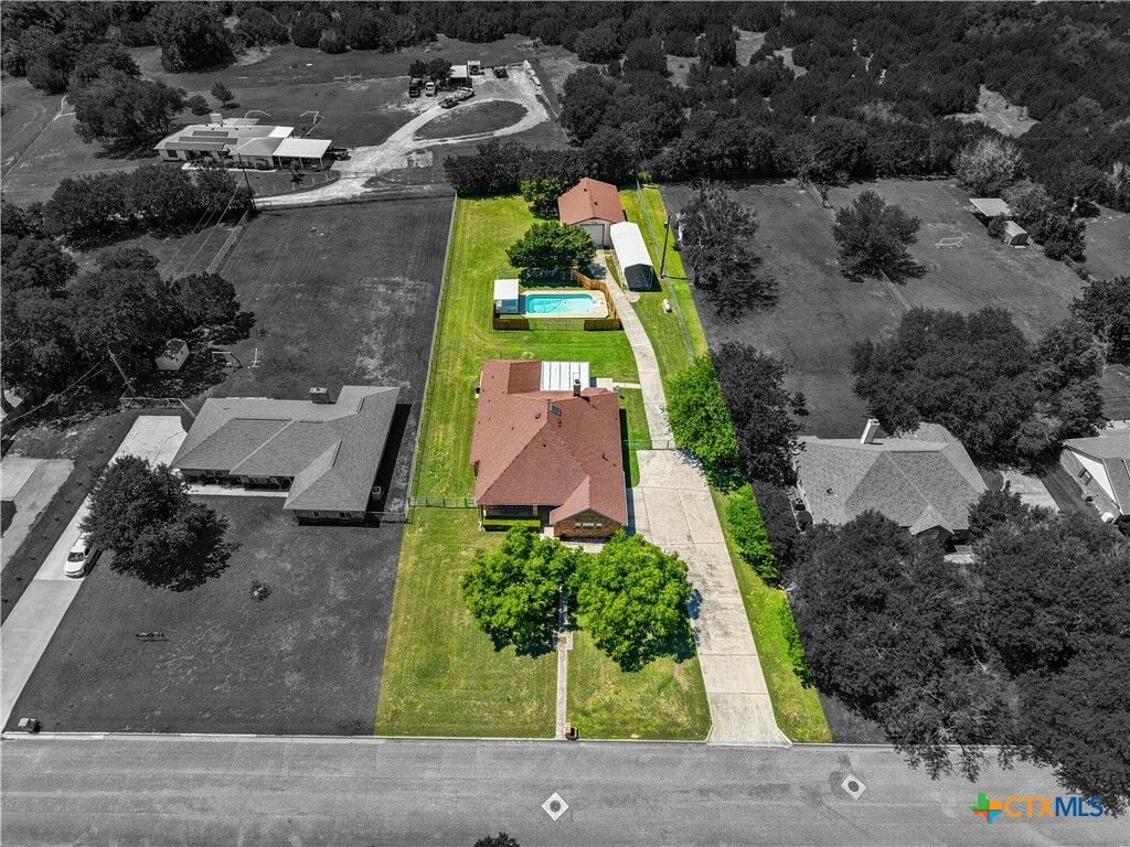 Property Photo: 408 Briarcroft Lane TX 76542