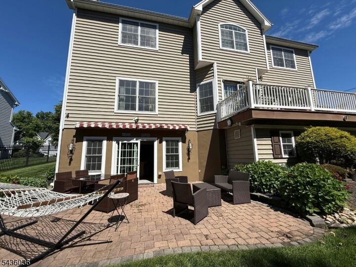 Property Photo: 1 Hartman Ct NJ 07066