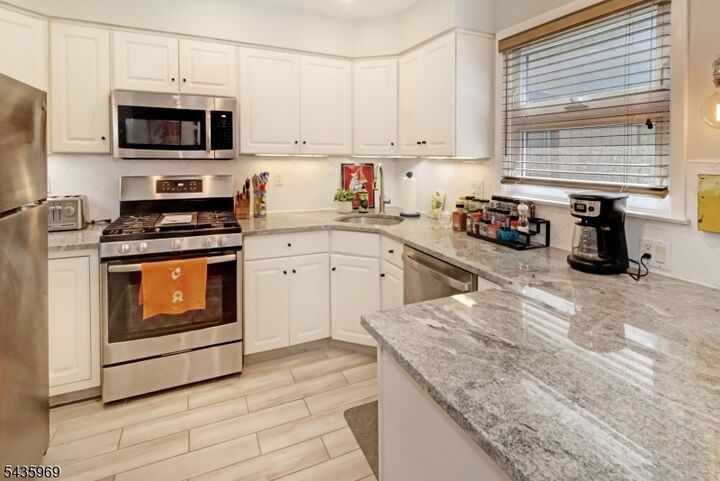 Property Photo:  38 Park St 2-D  NJ 07932 
