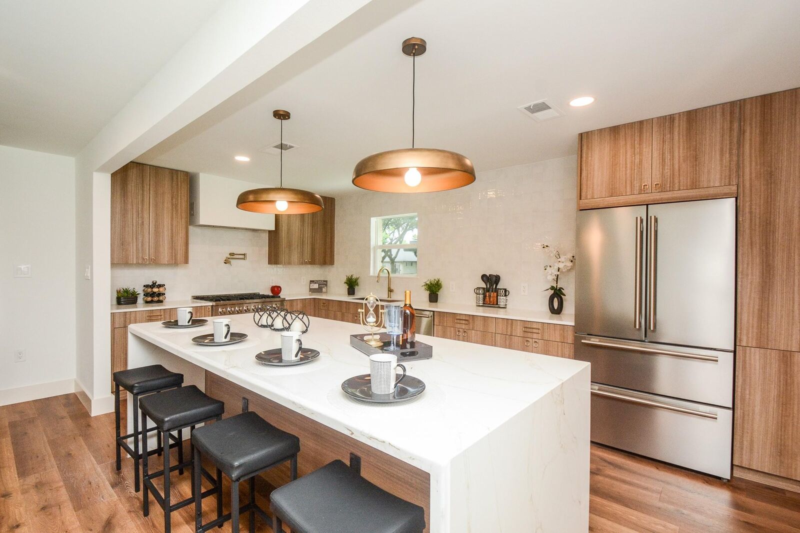 Property Photo:  6214 Yarwell Drive  TX 77096 