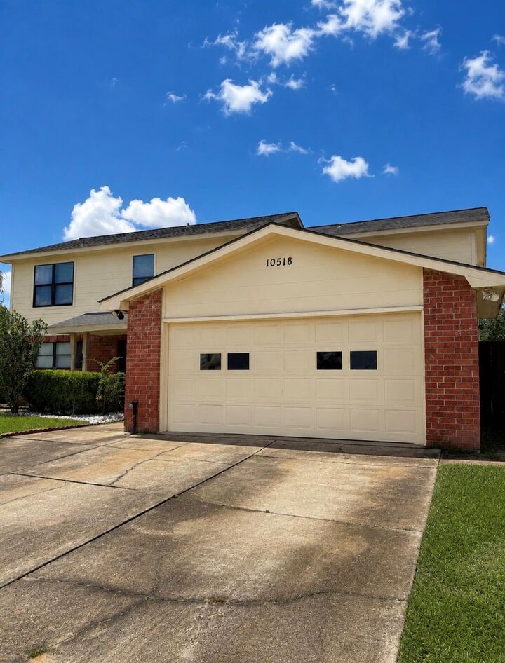 Property Photo: 10518 Quail Ridge Lane TX 77498