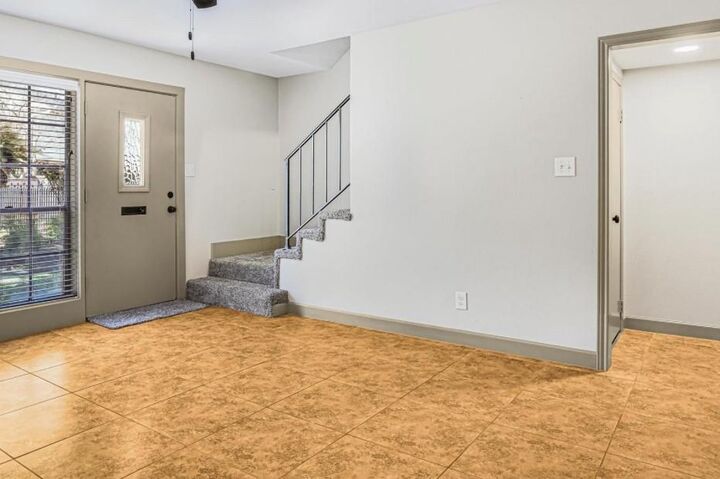 Property Photo:  4410 Tc Jester Boulevard 13  TX 77018 