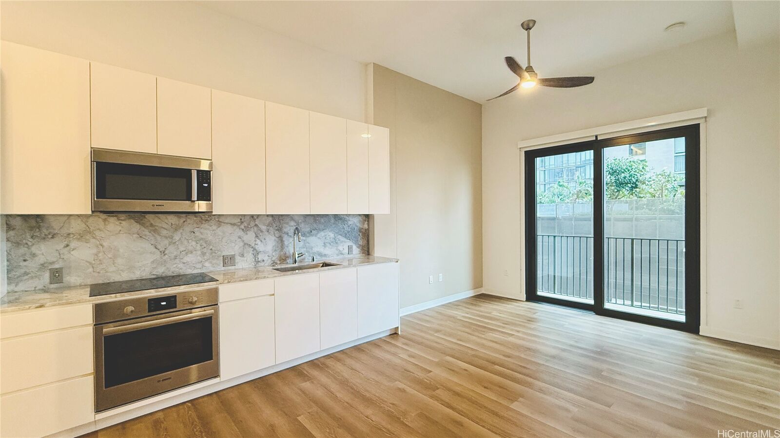 Property Photo:  987 Queen Street 806  HI 96814 