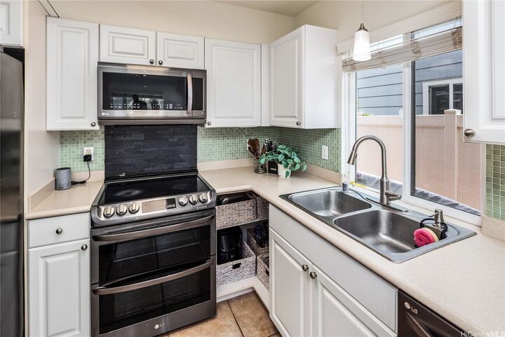 Property Photo:  91-1023 Kaihi Street  HI 96706 