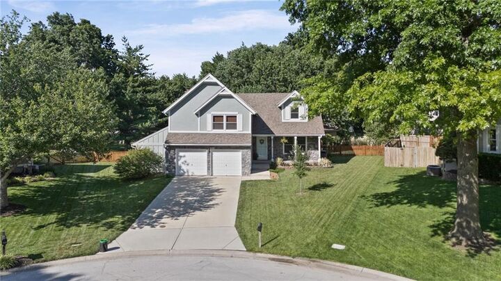 Property Photo:  2110 S Halleys Court  KS 66062 