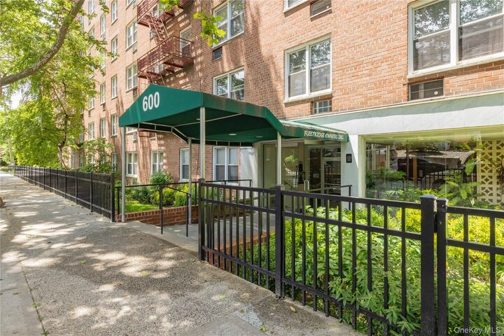 Property Photo: 600 Locust Street 5K NY 10552