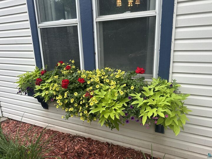 Property Photo:  208 Chestnut St  MN 55720 