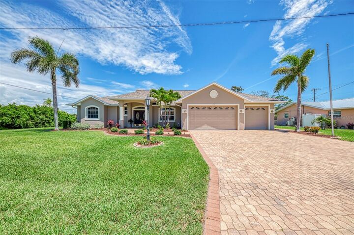 Property Photo: 935 Graham Road FL 34293