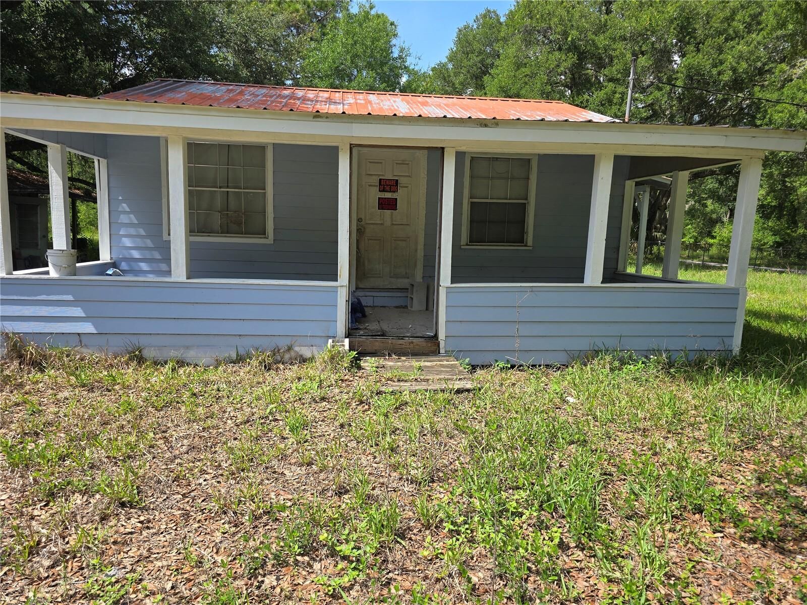 Property Photo: 1007 Hawthorn Street FL 33540