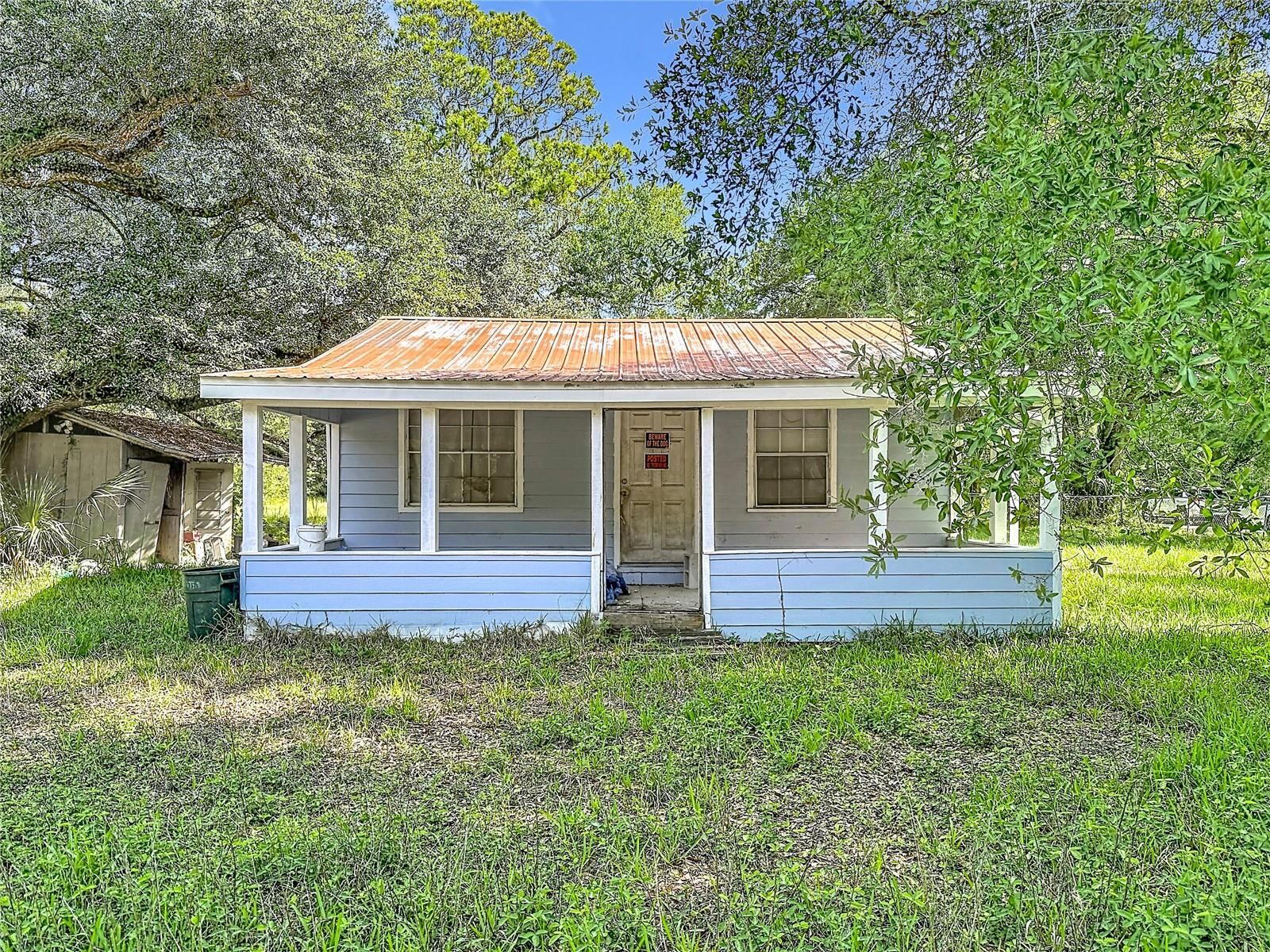 Property Photo:  1007 Hawthorn Street  FL 33540 
