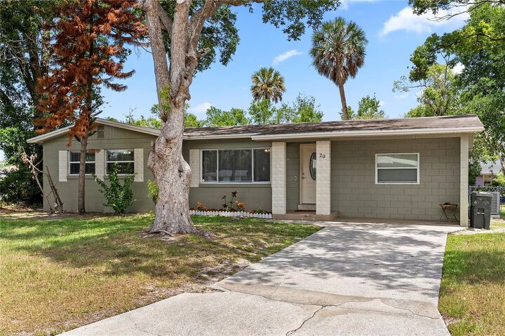 Property Photo: 20 Oleander Lane FL 32713