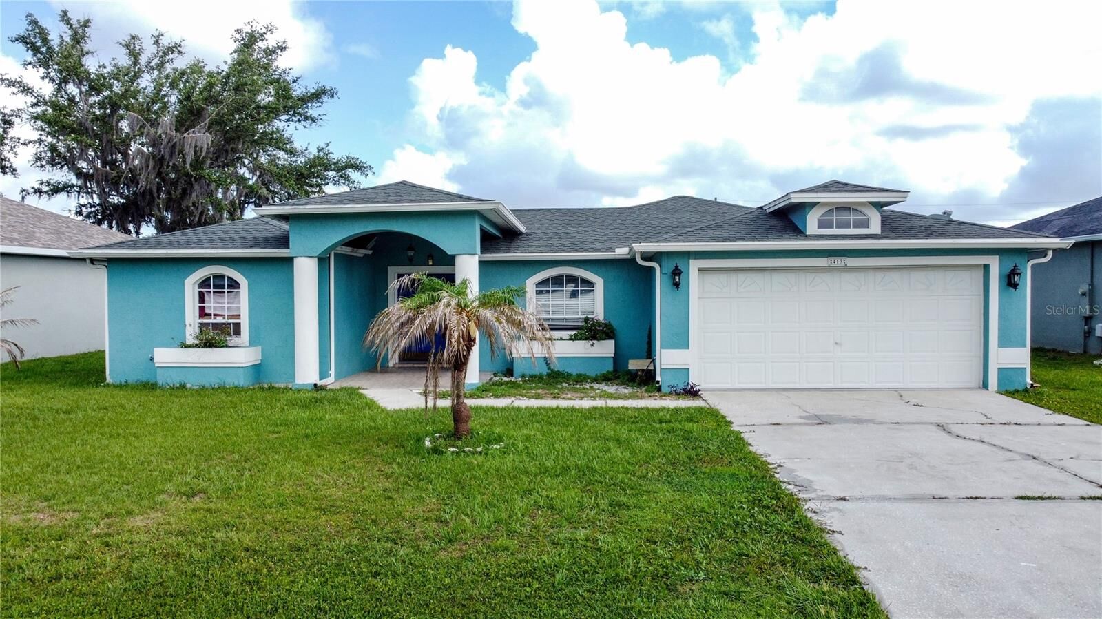 Property Photo:  413 Flamingo Ct  FL 34759 