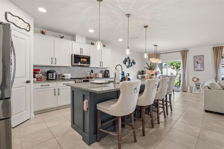 Property Photo: 1217 Michelangelo Lane FL 33884