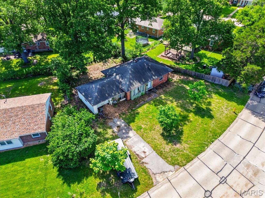 Property Photo:  711 Chopin Drive  MO 63122 