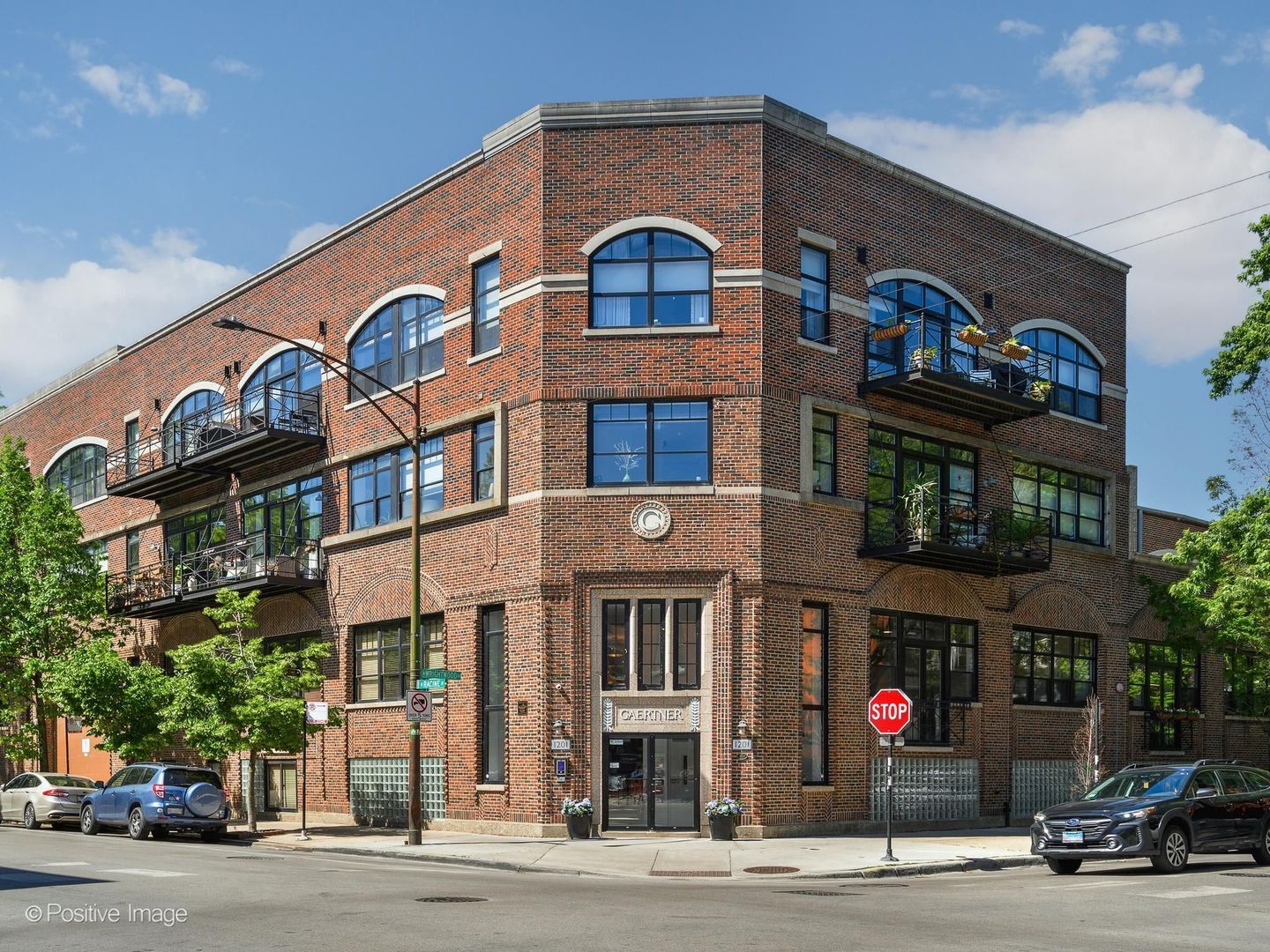 Property Photo: 1201 W Wrightwood Avenue 7 IL 60614