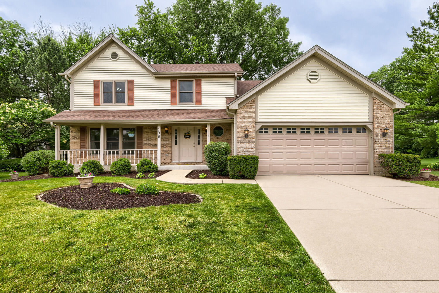 Property Photo: 196 Constitution Drive IL 60108