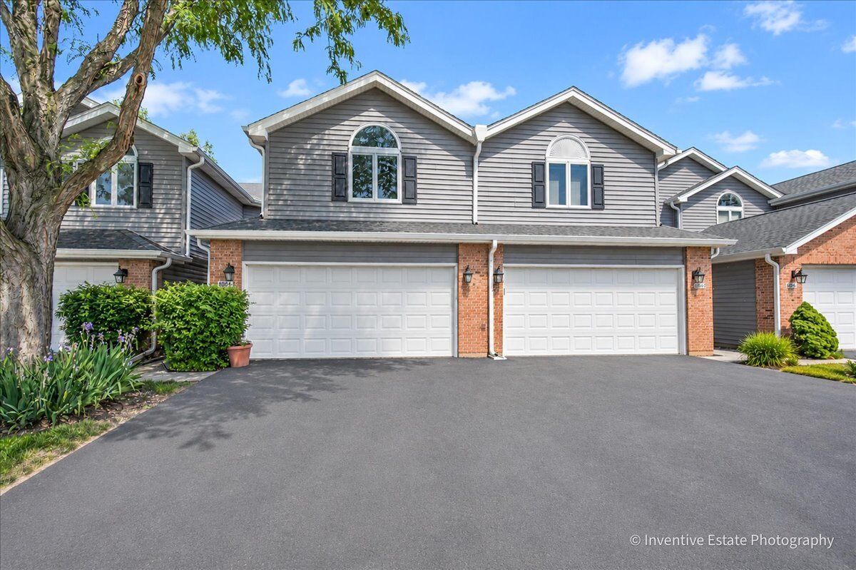 Property Photo: 8304 Highpoint Circle B IL 60561