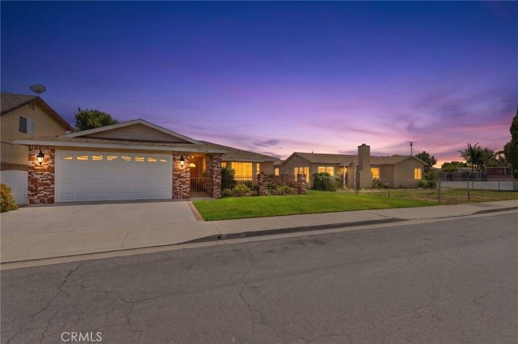 Property Photo: 10140 Lindale CA 90706