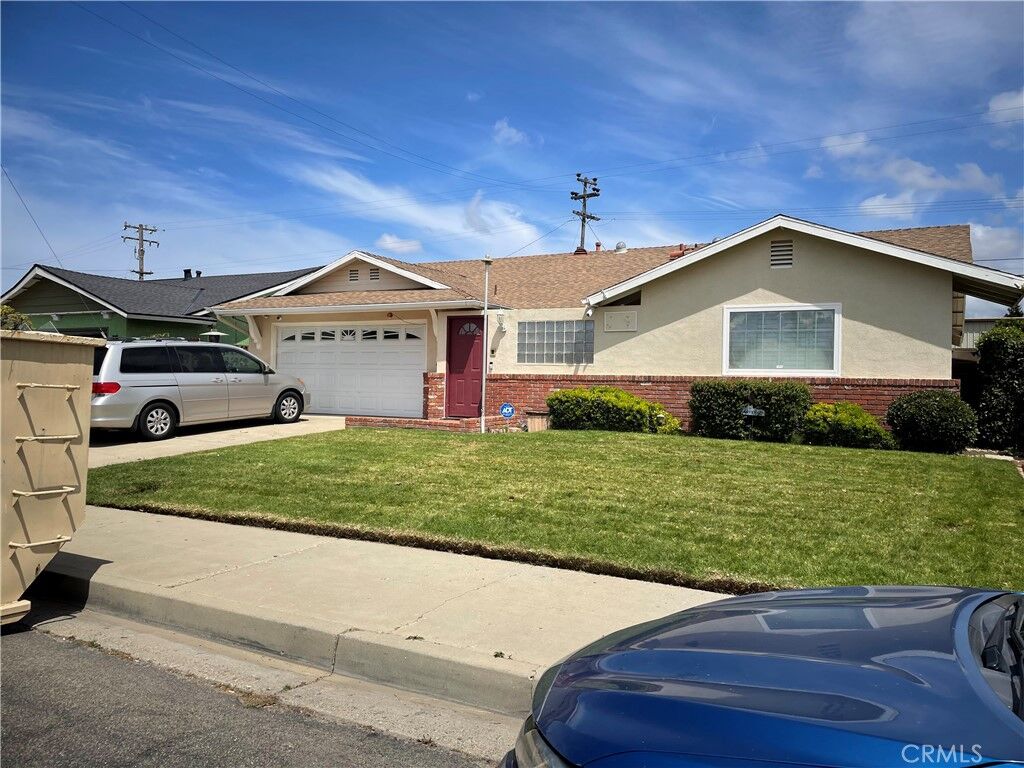 Property Photo:  907 E Evergreen Ave  CA 93454 