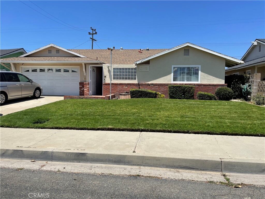 Property Photo:  907 E Evergreen Ave  CA 93454 