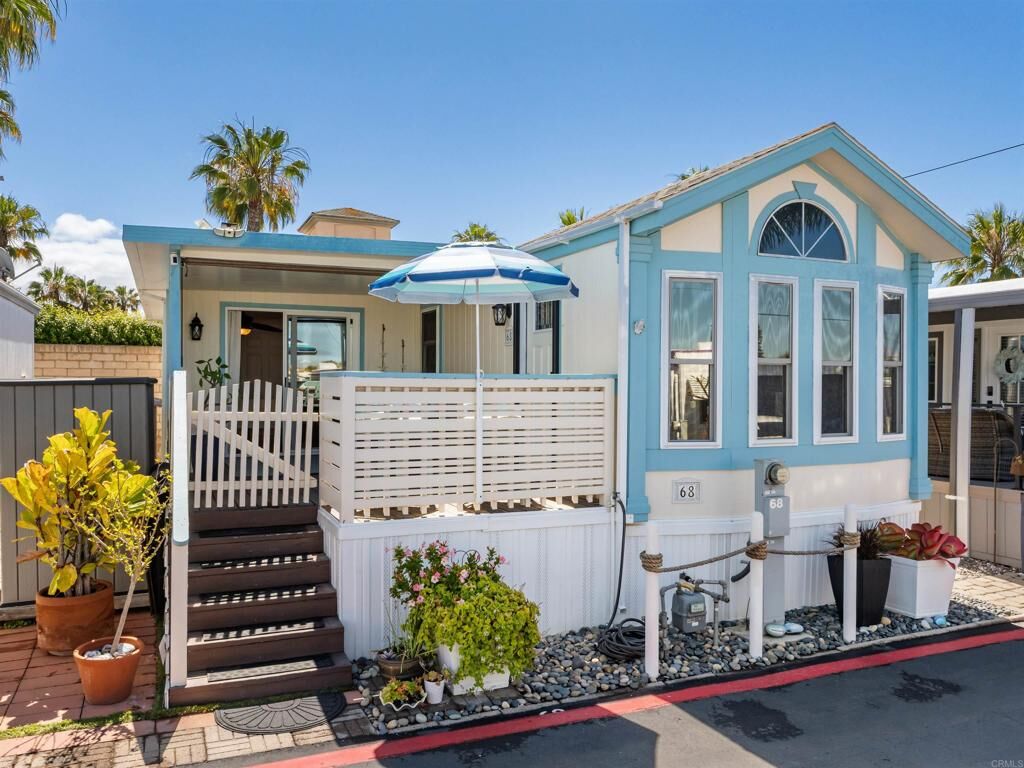 Property Photo:  900 N Cleveland Street 68  CA 92054 