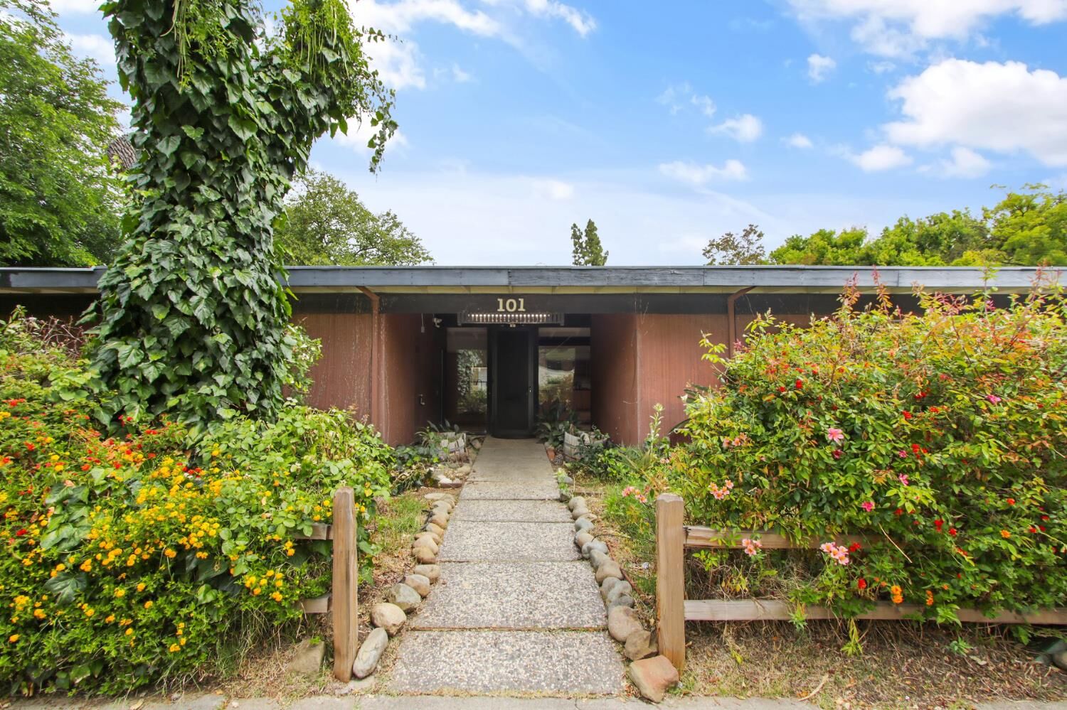 Property Photo: 101 E 7th Street CA 95616