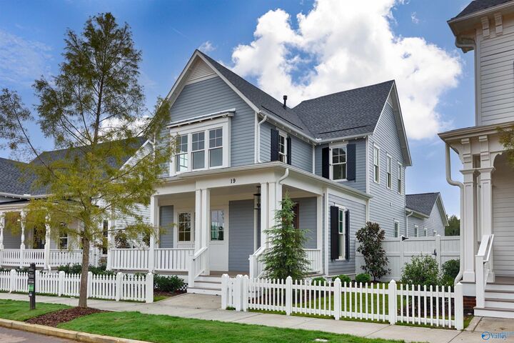 Property Photo:  19 Angell Street NW  AL 35806 