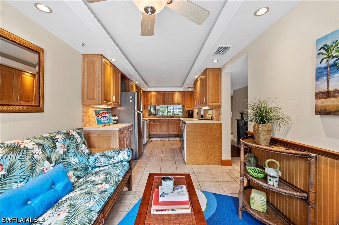 Property Photo: 1250 Yesica Ann Circle E105 FL 34110