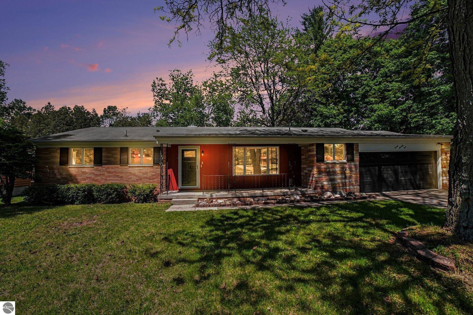 Property Photo: 2071 E Ludington Avenue MI 48617