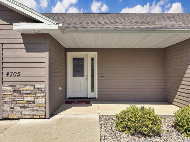 Property Photo:  4705 Harrison St  IA 51108 