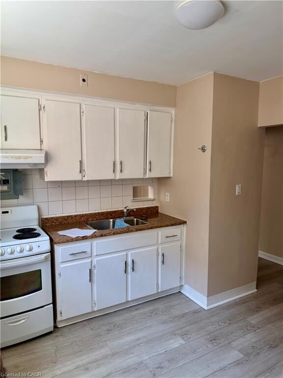 Property Photo: 1250 Fennell Avenue E 5 ON L8T 1T4
