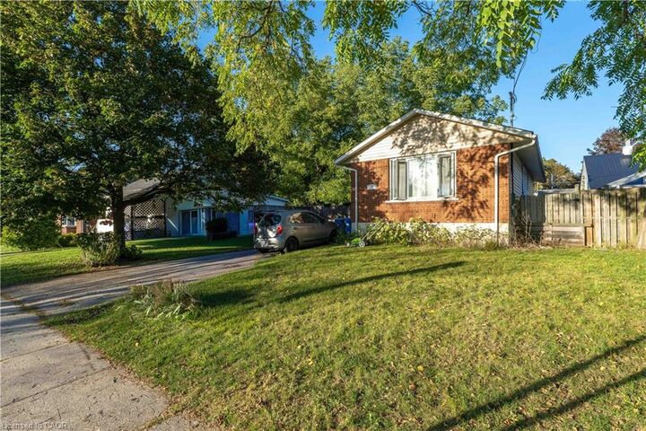 Property Photo:  41 Alma Street N  ON N1H 5X2 
