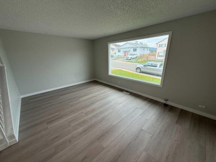 Property Photo: 150 Sutherland Avenue AB T7V 1L8