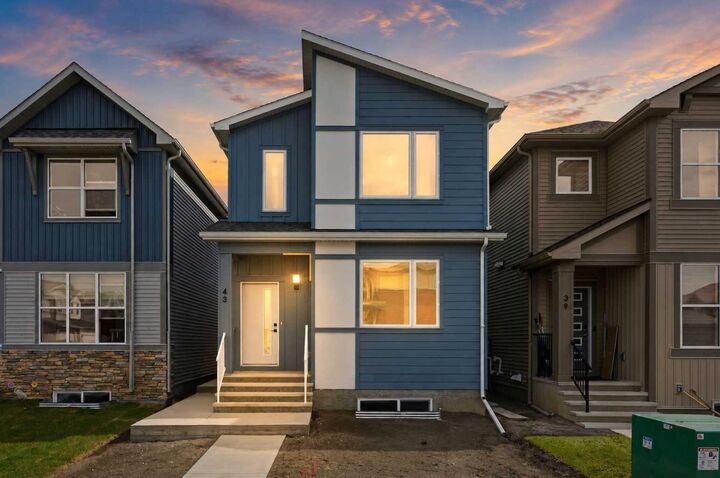 43 Belvedere Crescent SE — photo 1